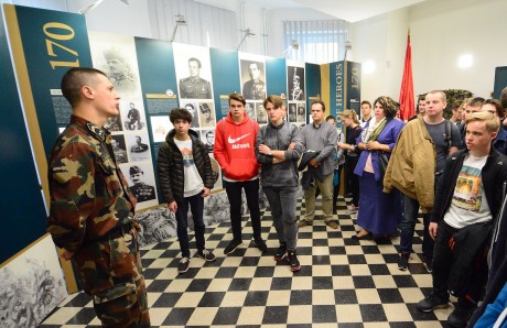 Vándorkiállítás az Óbudain a 170 éves Magyar Honvédség tiszteletére